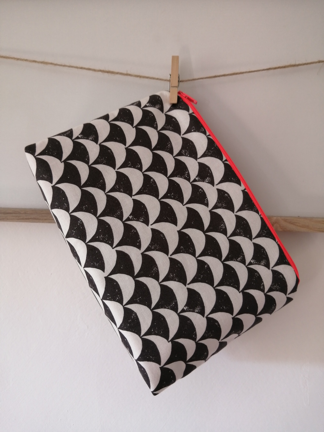 BRUNA "Die Mondäne"